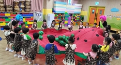 (천안일봉유치원)동화 속 주인공과 함께 놀아요!